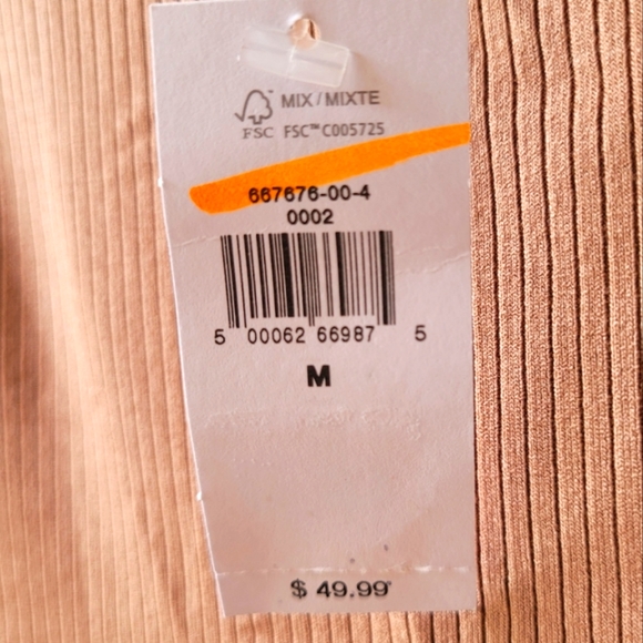 🌵2/$25🌵M Ribbed Bodysuit Banana Republic - Picture 3 of 5